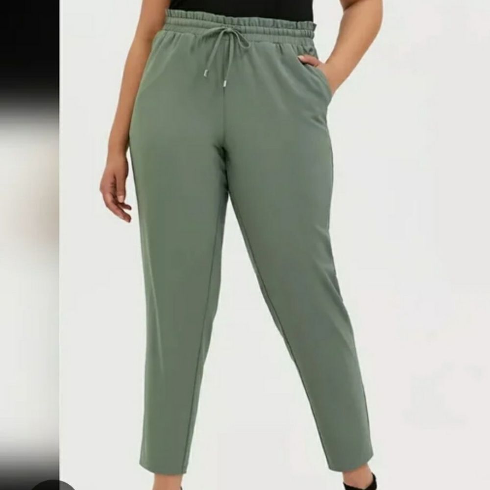 Torrid Crepe Taper Legged Pants Sz 2X